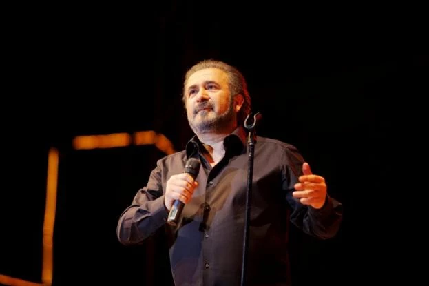 Tα γυρίζει τώρα ο Λαζόπουλος:  Σκληρή η απογοήτευση από το 3ο Μνημόνιο, υπάρχει «νέο αριστερό χάος»
